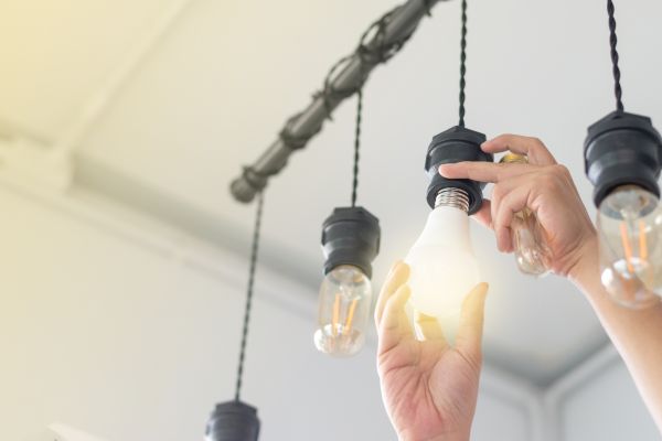 Light Bulb Changing Service in Hilliard