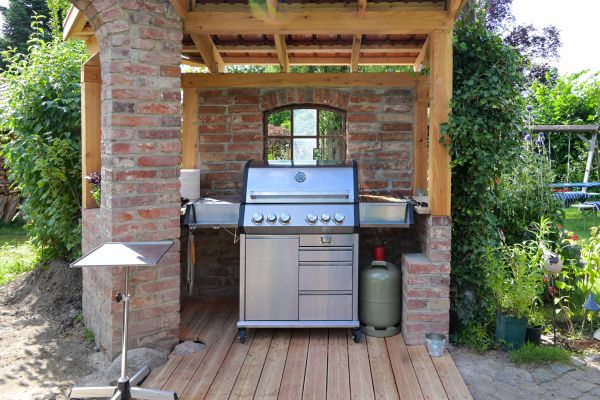 Propane Grill Assembly in Hilliard