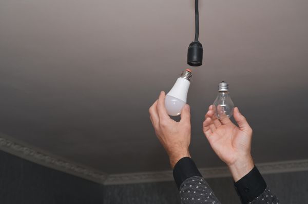 Light Bulbs Replacement in Hilliard