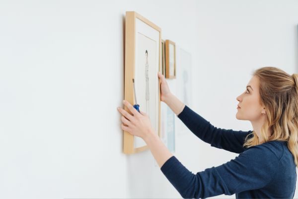 Picture Hanging Service in Hilliard