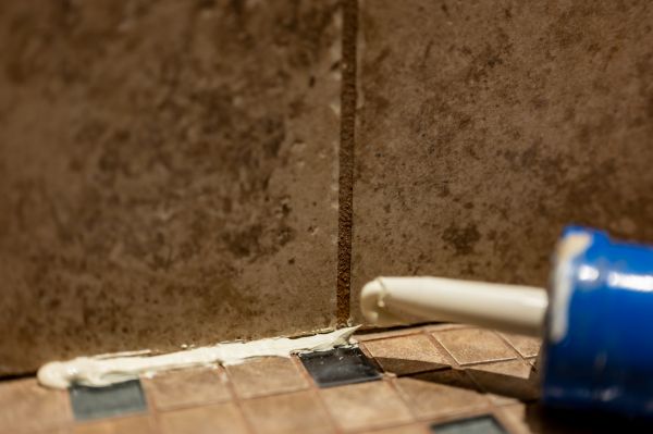 Shower Caulk Replacement in Hilliard